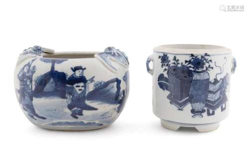 TWO CHINESE BLUE & WHITE PORCELAIN ARTICLES