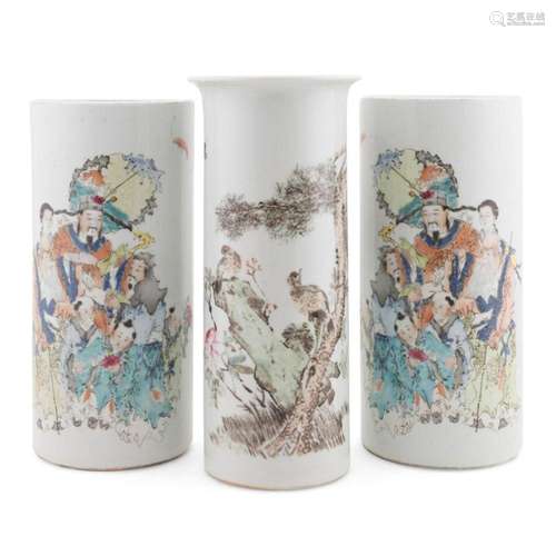 THREE CHINESE PORCELAIN VASES, BEAKER & CYLINDER