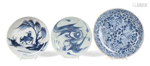 THREE CHINESE BLUE & WHITE PORCELAIN CHARGERS