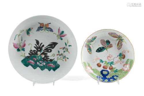 2PCS CHINESE FAMILLE VERTE BUTTERFLY PLATES