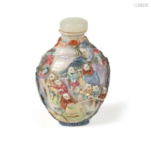 CHINESE FIGURAL FAMILLE ROSE SNUFF BOTTLE