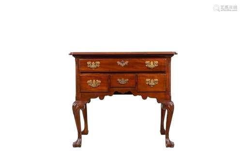 CENTENNIAL QUEEN ANNE STYLE WALNUT DRESSING TABLE