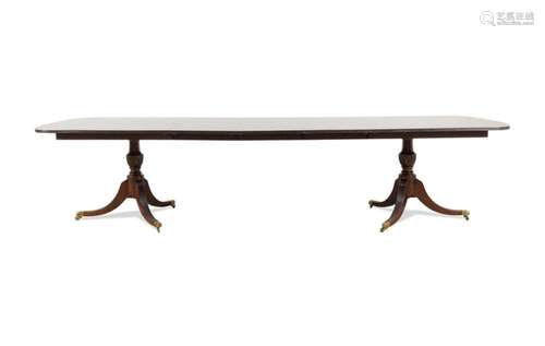 REGENCY STYLE PEDESTAL DINING TABLE & 3 LEAVES