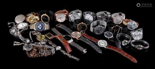 Lot consisting of 25 different watches