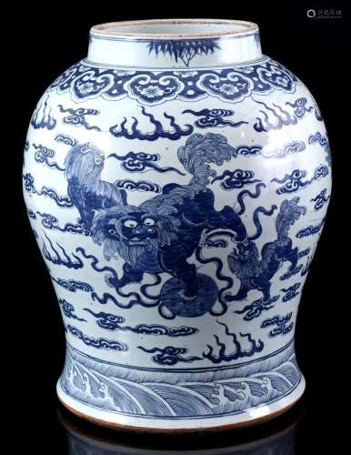 Large porcelain pot 19th century