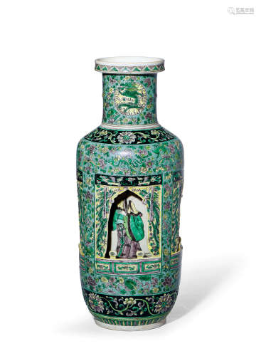 十九世纪 素三彩镂空仕女图转心瓶