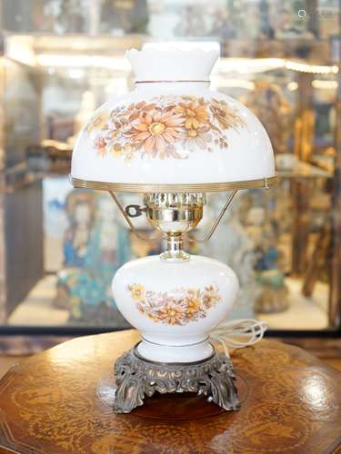 Vintage Gone With The Wind Table/Parlor Lamp