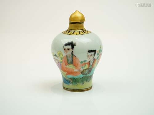 FAMILLE ROSE PORCELAIN SNUFF BOTTLE