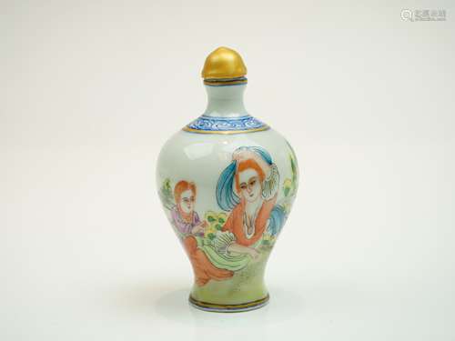 FAMILLE ROSE PORCELAINSNUFF BOTTLE