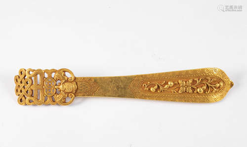 A Qing Dynasty Pure Gold Carved Hairpin