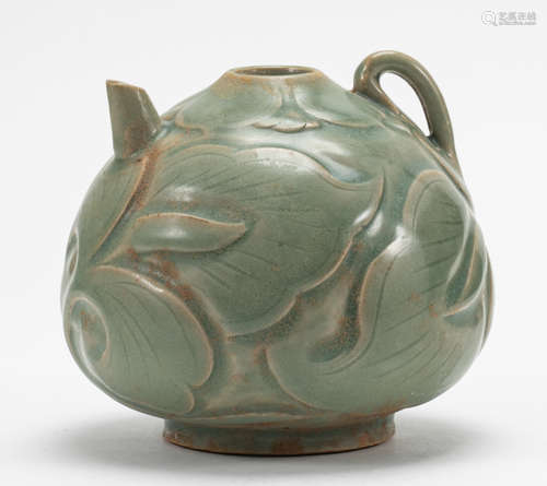 Celadon Incised Lotus Pattern Wine Pot - Liao Dynasty