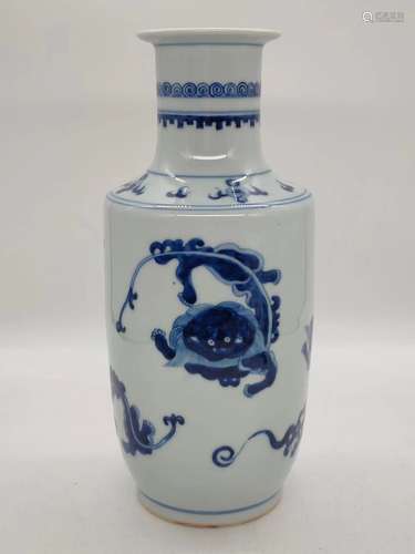 A Blue and White Rouleau Vase Kangxi(1662-1722)