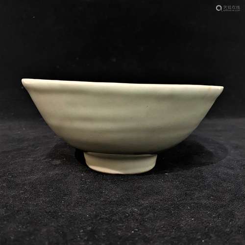 A Late Qing Dynasty Celadon Bowl