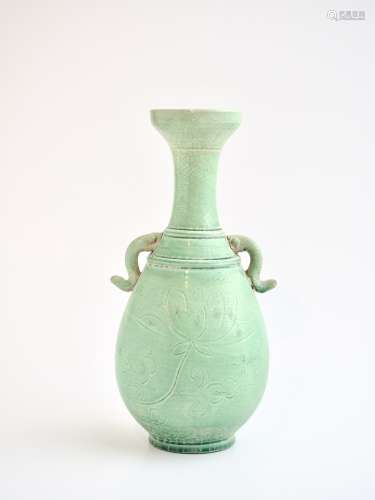 A Chinese crackle green glazed vase, H 31 cm