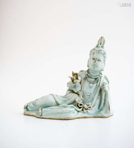 A Chinese qinbai figure of reclining Guanyin, H 15,5 - L 17 ...