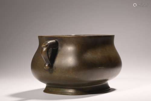 A Chinese Gui bronze censer, dragon handles, W 22 cm - H 10....