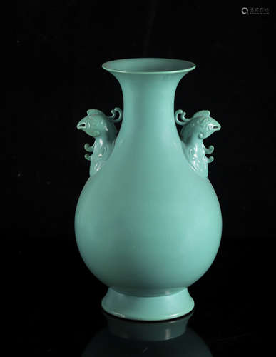 A Chinese turquoise glazed 'Phoenix' pear-shaped vase, Qianl...