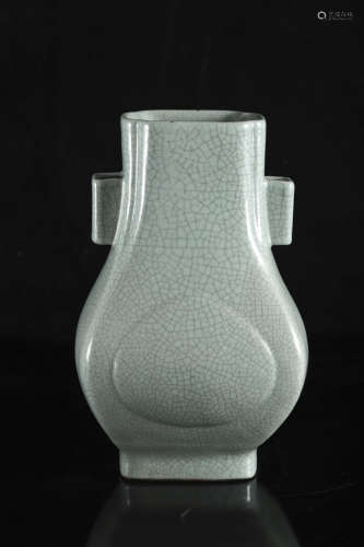 A Chinese ge type glazed fanghu vase, Qianlong mark, H 31 cm
