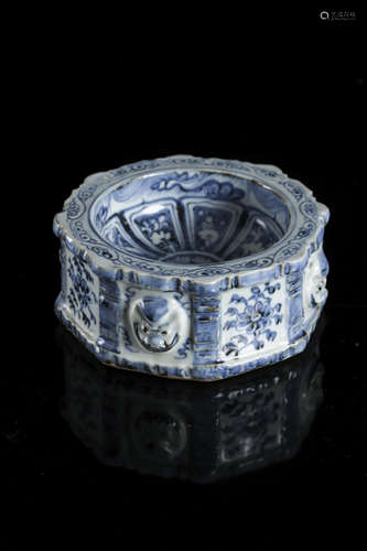 A Chinese Ming/Yuan style blue and white octagonal flower-ri...