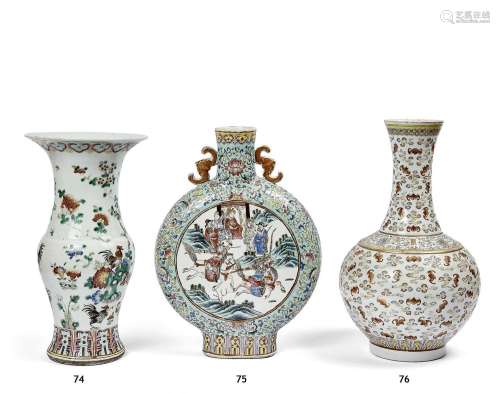CHINE - XIXe siècle.
Vase balustre à col évasé en porce