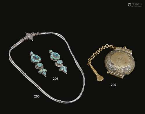 TIBET - XIXe siècle
Paire de boucles d'oreille en argen