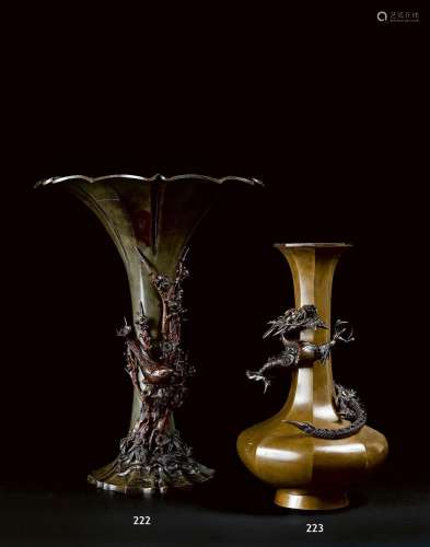 JAPON - Époque Taisho (1912-1926)
Vase en bronze à pati