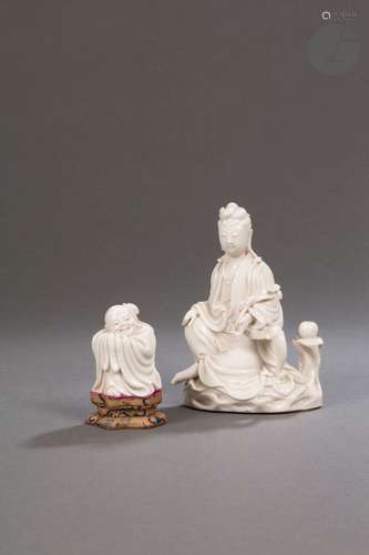 Ensemble comprenant une guanyin et un petit bouddha en porce