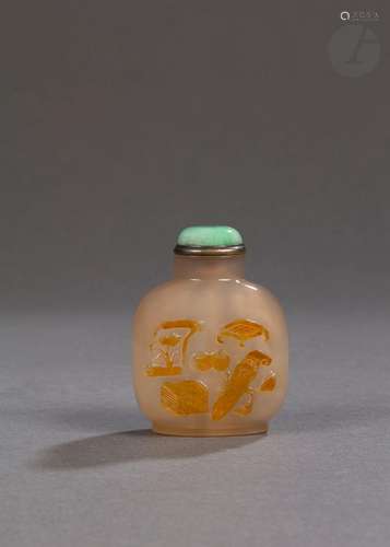 Tabatière en agate blonde, Chine, 1750-1860<br />
De forme r...