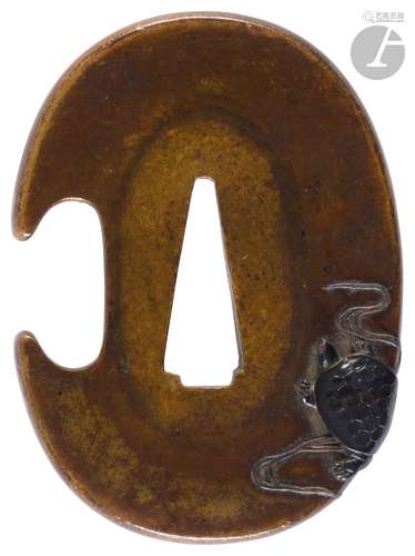 Tsuba de tanto en sentoku, Japon, vers 1800<br />
De forme n...