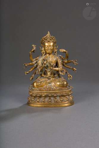 Statuette du Bodhisattva Maha Cundi à douze bras en alliage