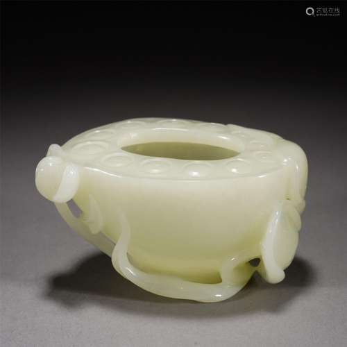 A WHITE JADE LOTUS SEED SHAPED BRUSH WASHER,QING