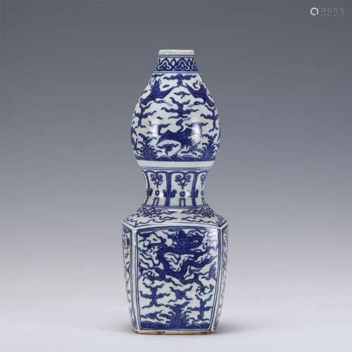 A CHINESE BLUE AND WHITE PORCELAIN GOURDS VASE,JIAJING