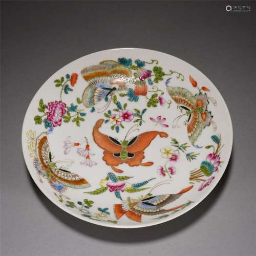 A FAMILLE ROSE BUTTERFLIES PLATE