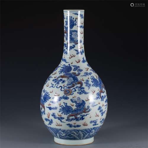 A BLUE AND WHITE UNDERGLAZED RED PORCELAIN VASE,QING