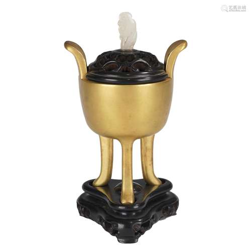 A BRONZE TRIPOD INCENSE BURNER