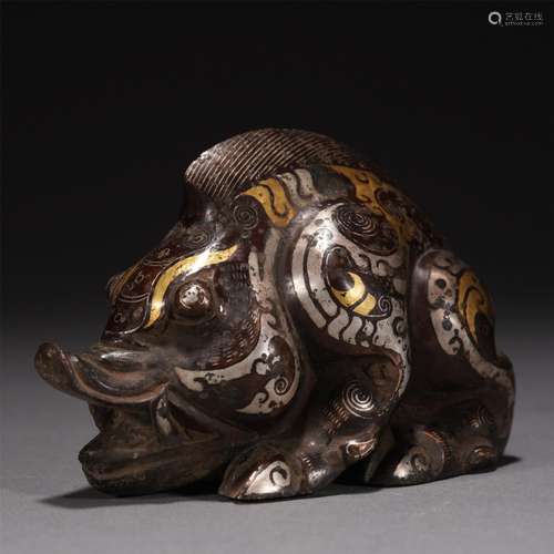 A BRONZE PAINTING GOLD AND SILVER BEAST