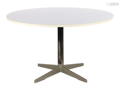 Round dining room table