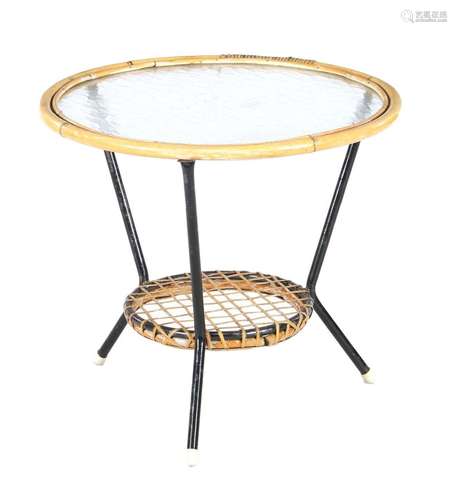 Round rattan table