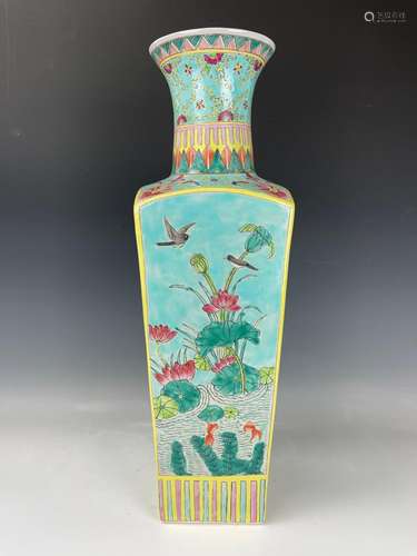 A Chinese Square Famille Rose Porcelain Vase