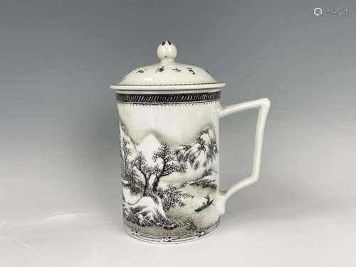 A Chinese Lingmeicai Porcdelain Mug Cup Lidded