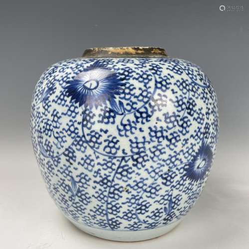 Chinese Antique Blue and White Porcelain Jar