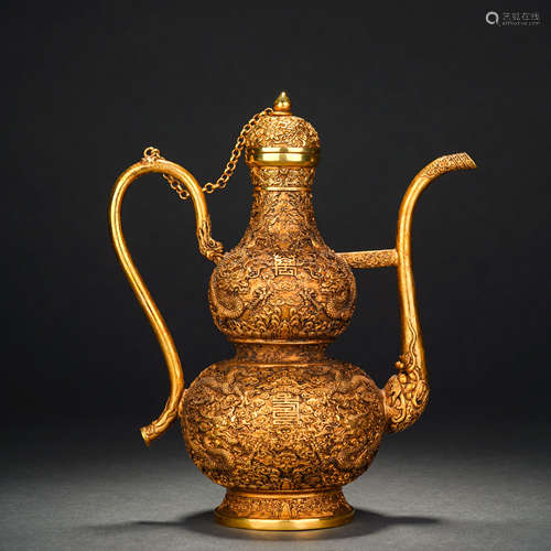 A Gilt Bronze Ewer with Dragon Pattern, Qing Dynasty