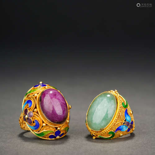 Two gilt rings with dot emerald inlaid jewels, Qing Dynasty