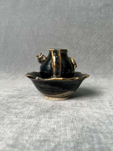 An Archaic Black-Glazed Oil Lamp -Ming Dynasty