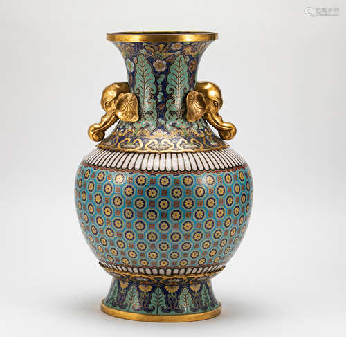 A RARE IMPERIAL CLOISONNE ENAMEL ‘ELEPHANT HANDLE’ VASE