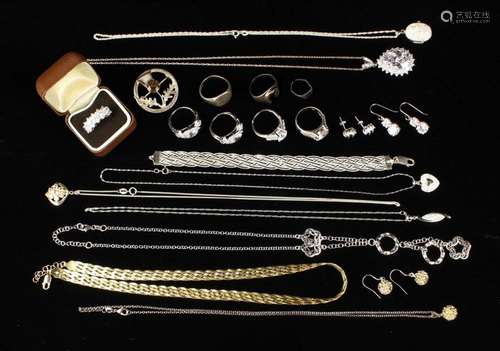 A Small Group of Silver & Gilt Jewellery: To include a g...