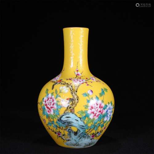 Yellow ground rolling flower pattern vase