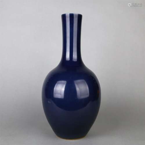 Ji blue glaze vase