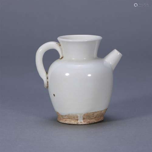 White glazed kettle