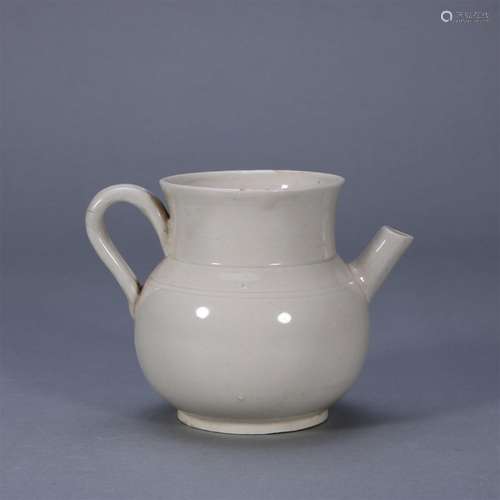 White glazed kettle